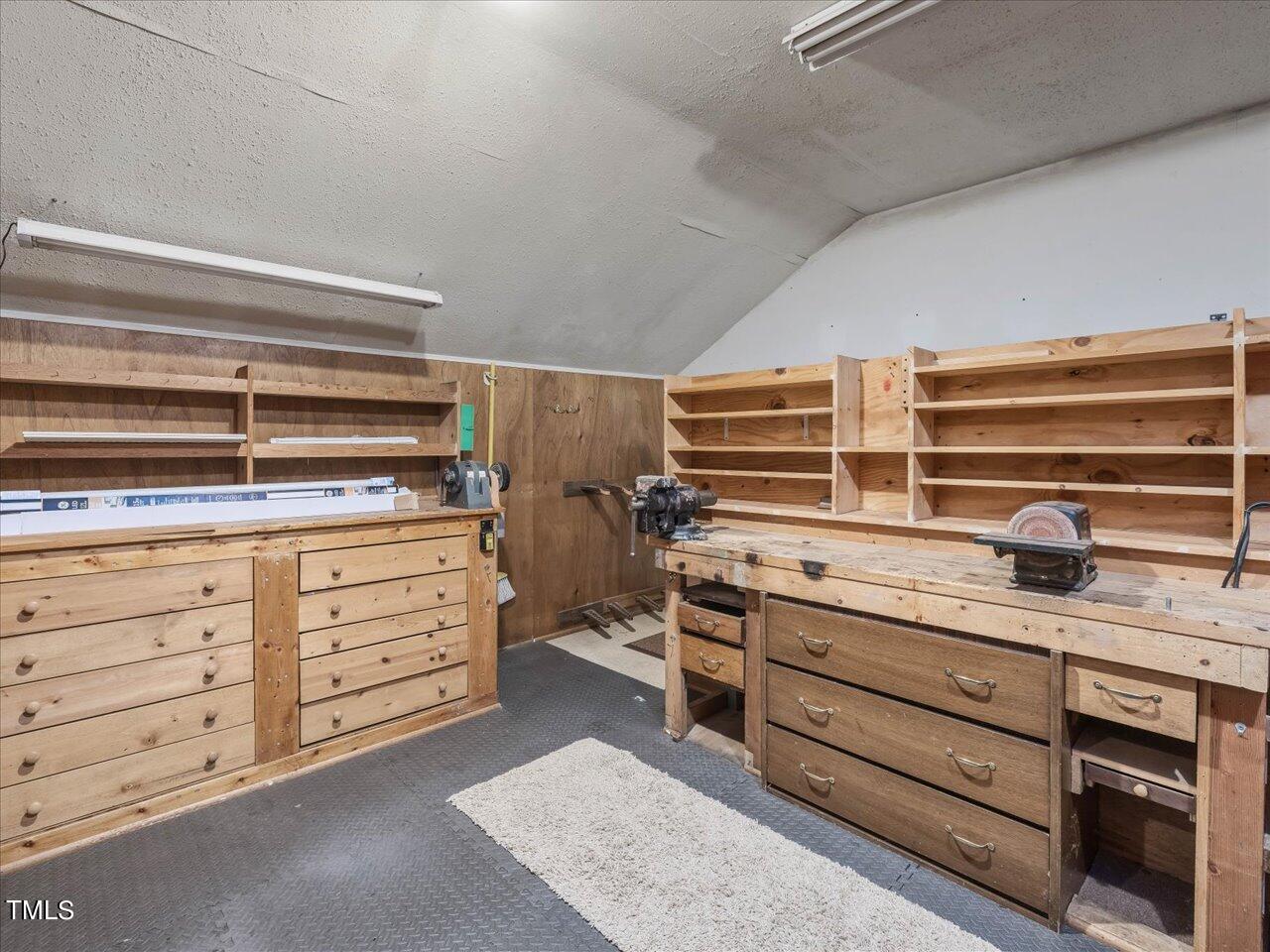 108 Schaffer Close