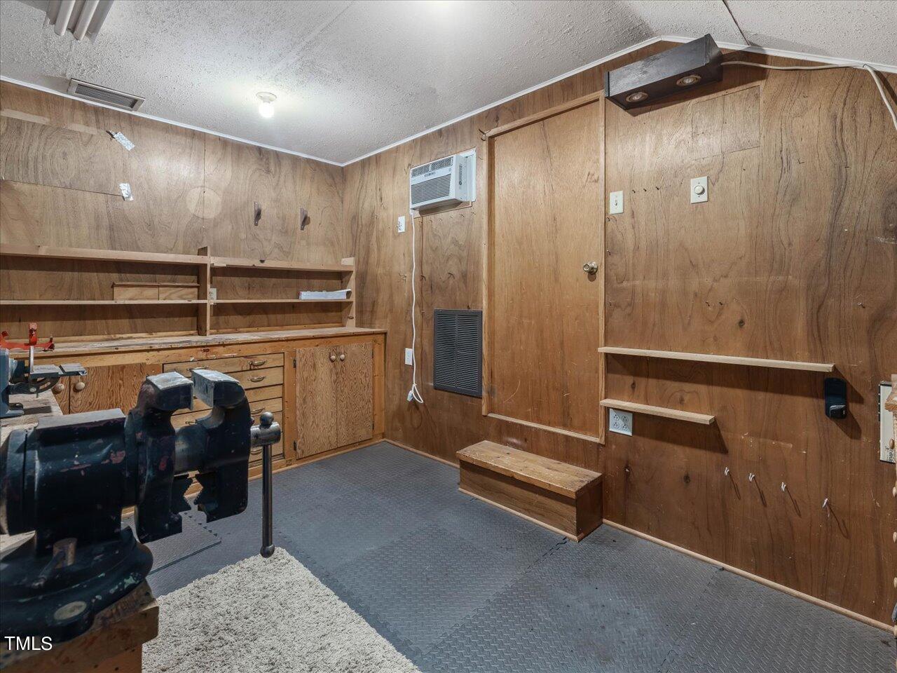 108 Schaffer Close