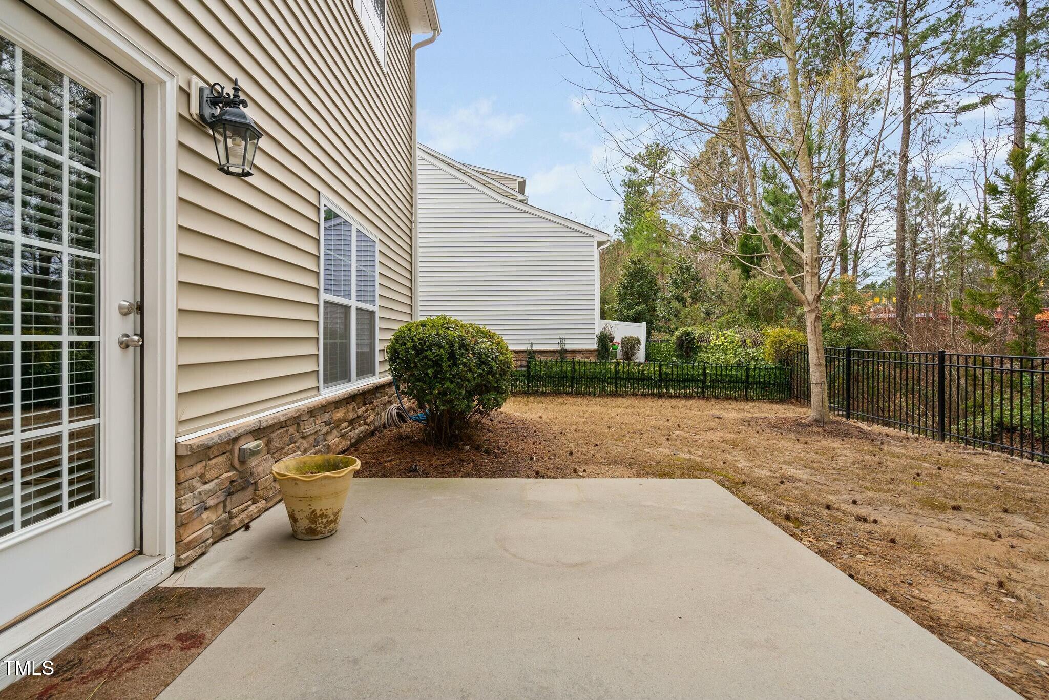 1052 Monmouth Loop