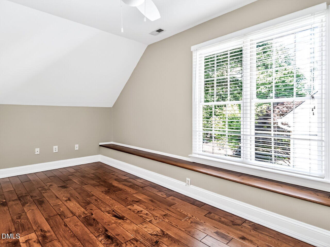 106 Drysdale Court