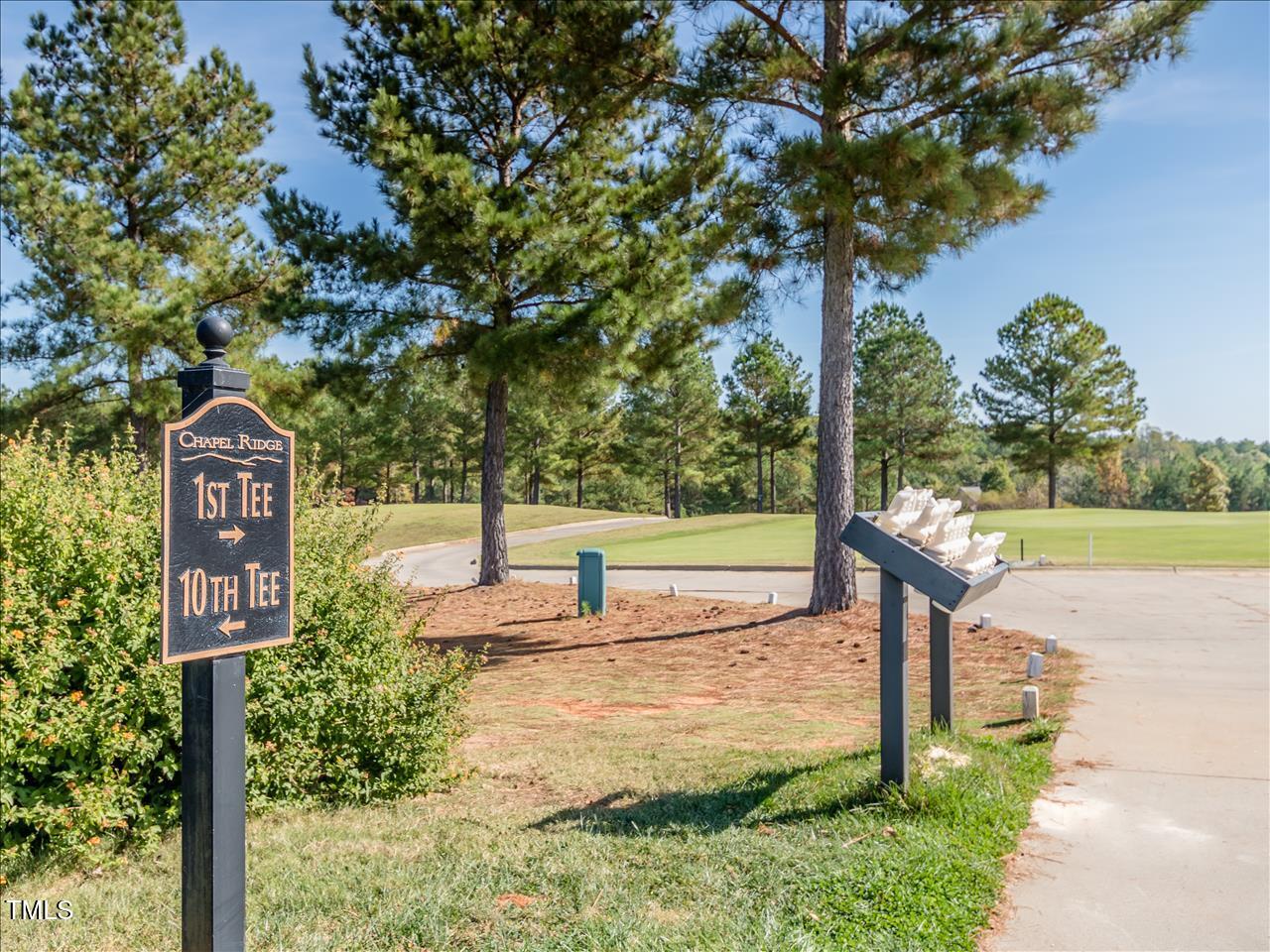8 Pin Tail Court