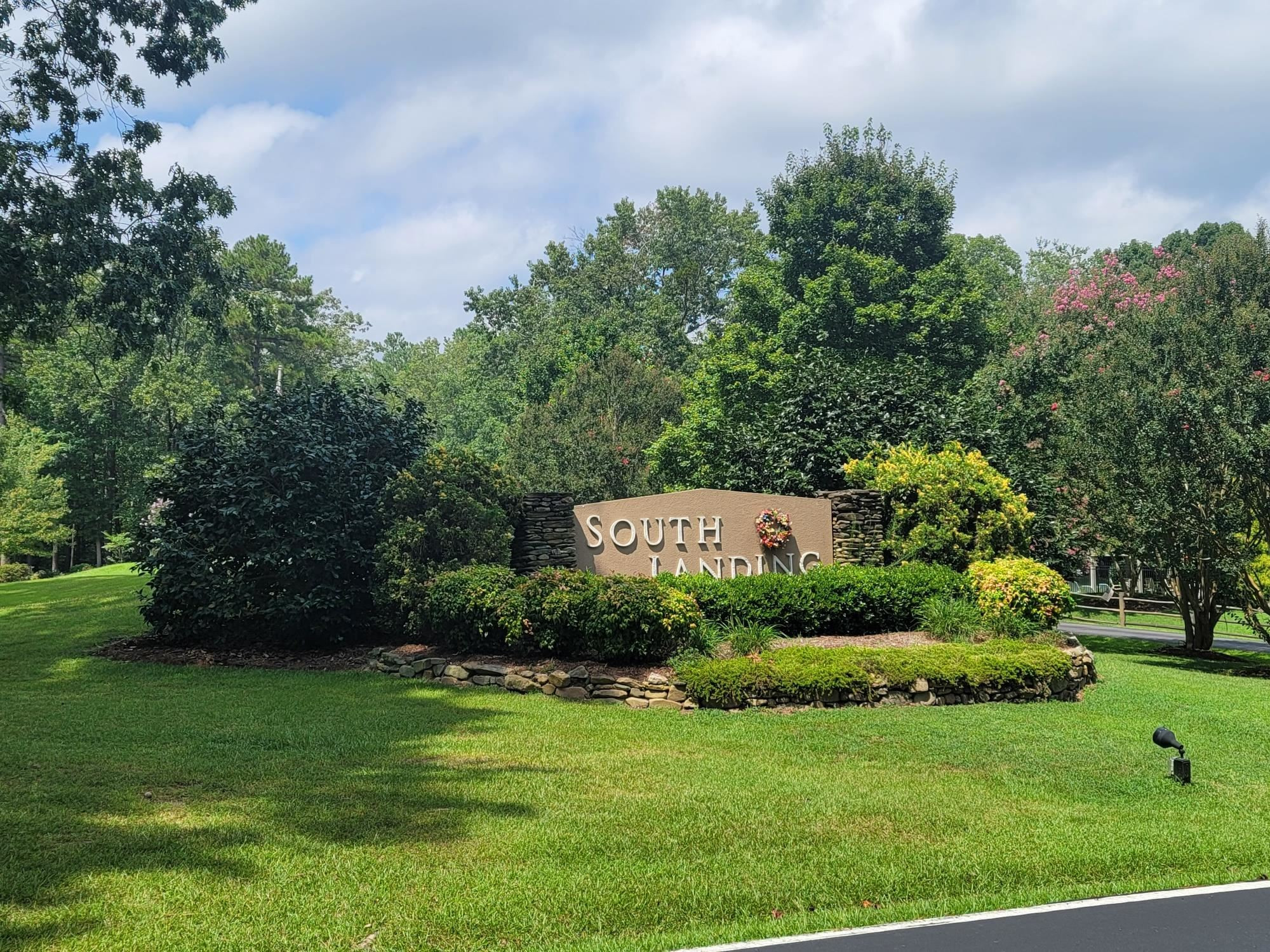 1136 Deerfoot Trail
