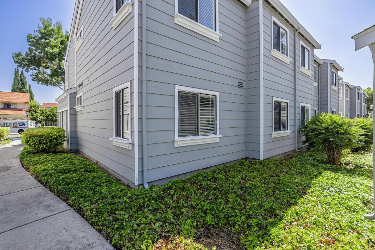 1609 Thorncrest DR
