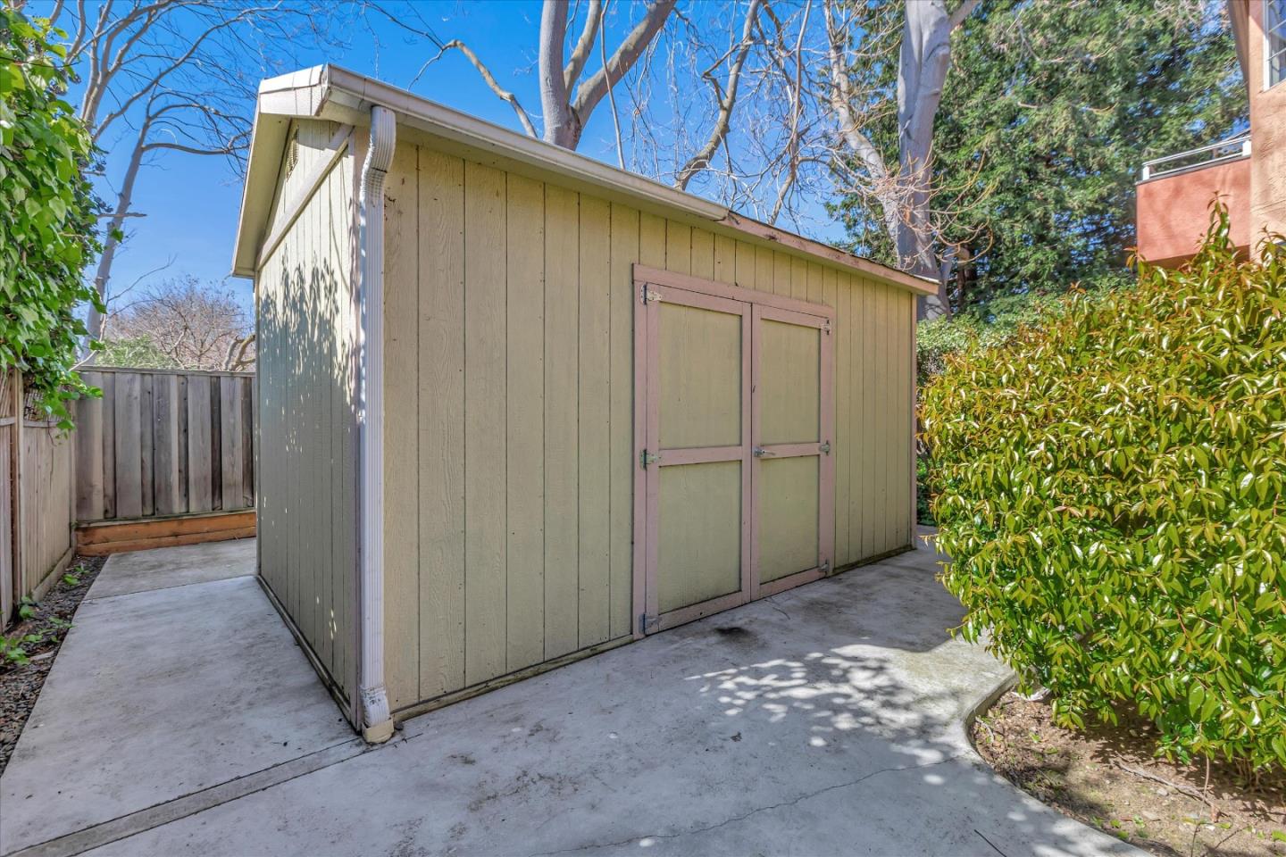 1721 California ST 23