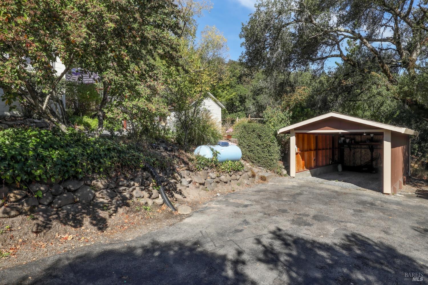 5047 Sonoma Mountain Rd