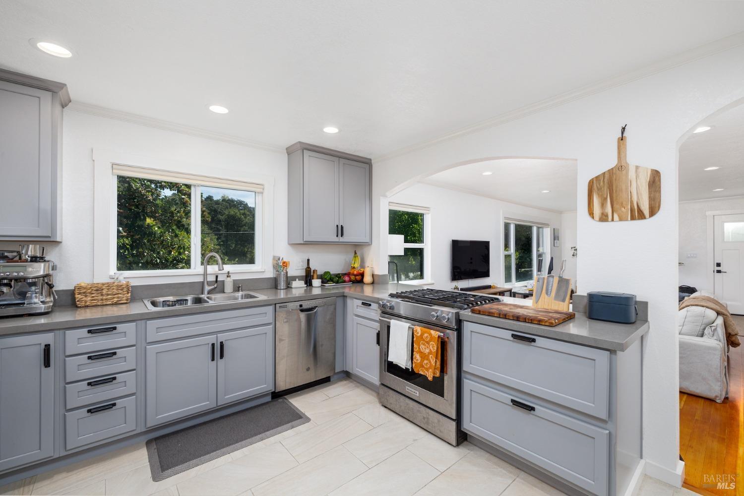 5047 Sonoma Mountain Rd