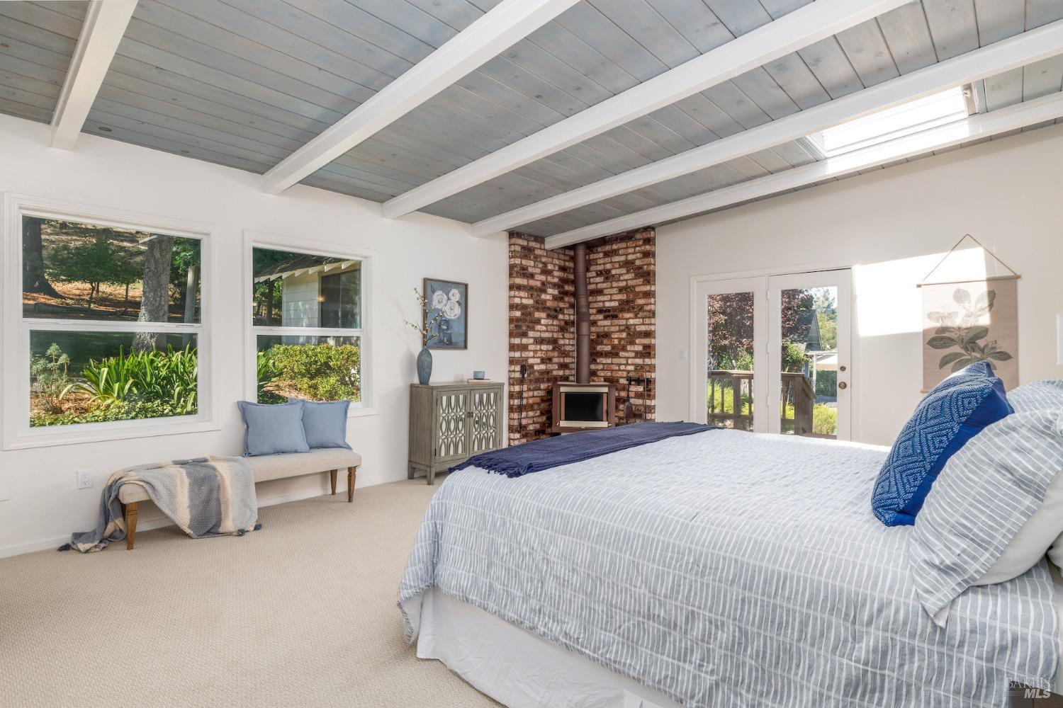 5047 Sonoma Mountain Rd