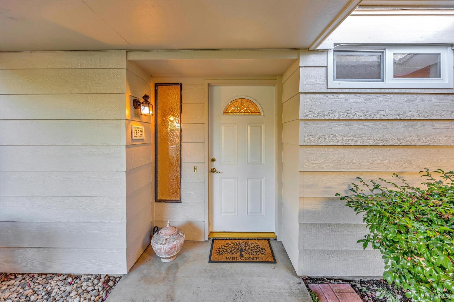 332 Twin Lakes Dr