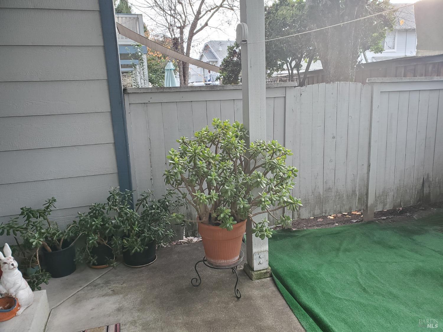 2167 Meadowbrook Ct #B