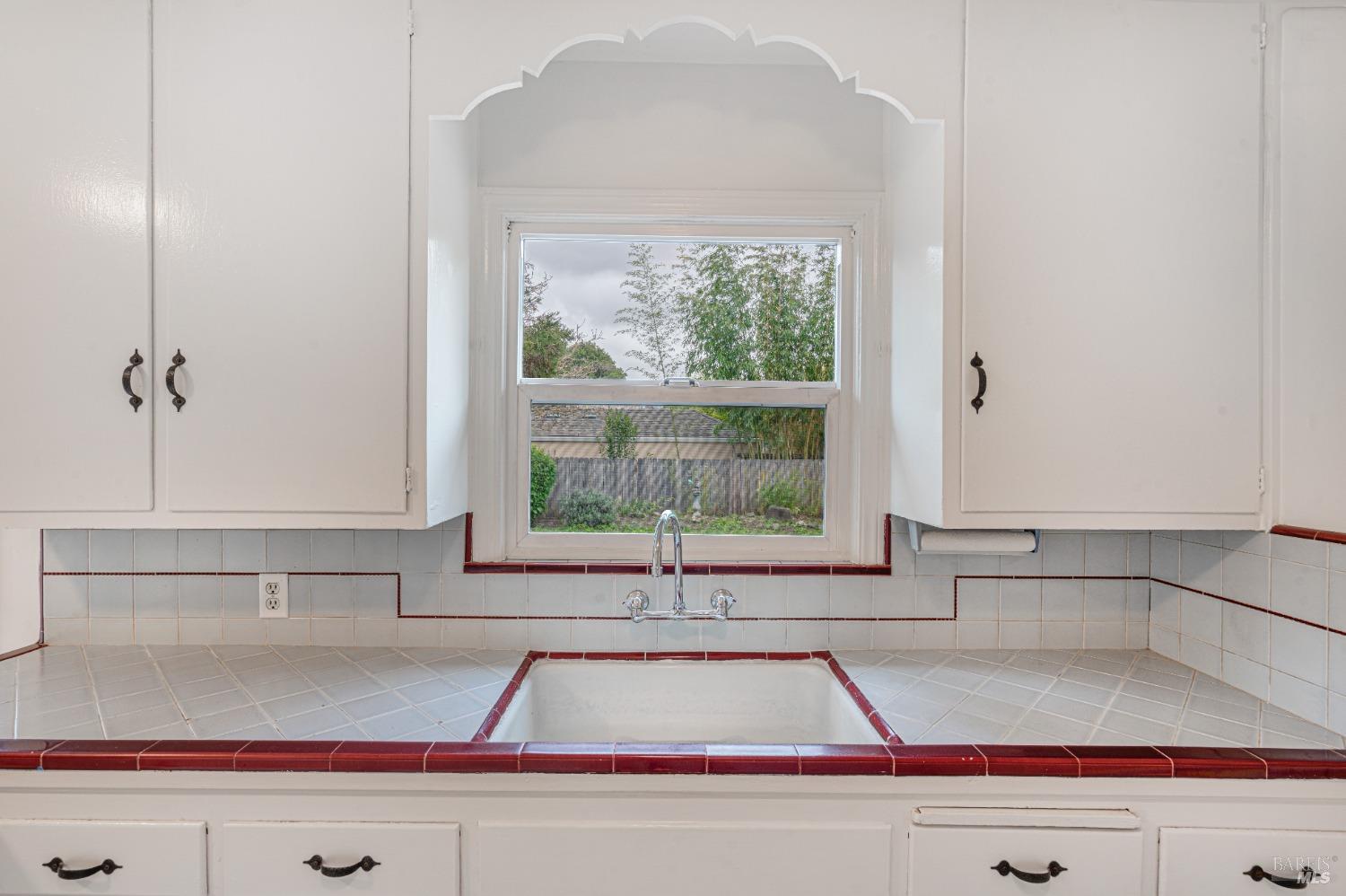 1912 Will Scarlet Ln