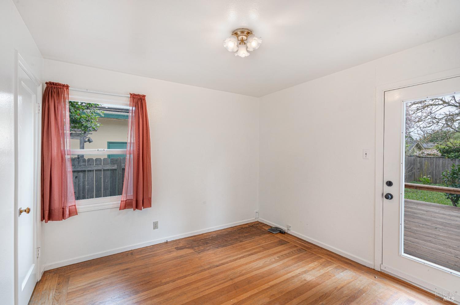 1912 Will Scarlet Ln