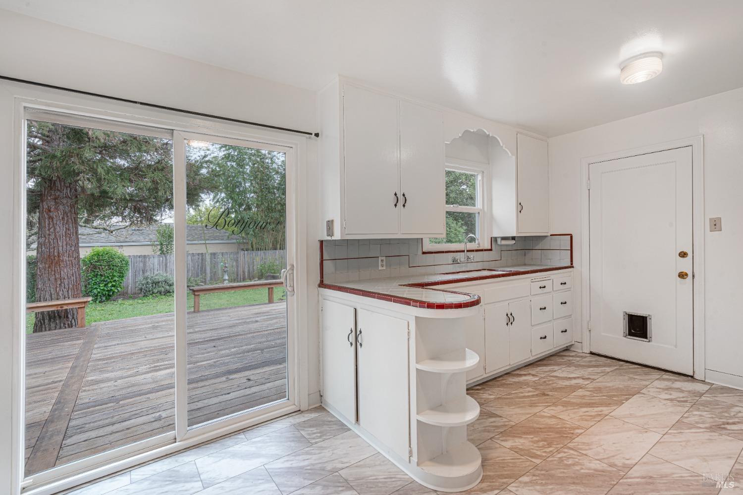 1912 Will Scarlet Ln