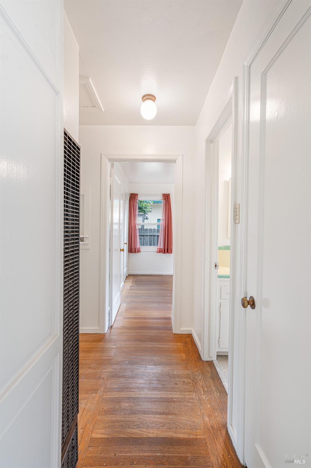 1912 Will Scarlet Ln