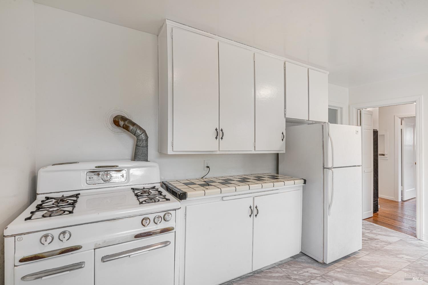 1912 Will Scarlet Ln