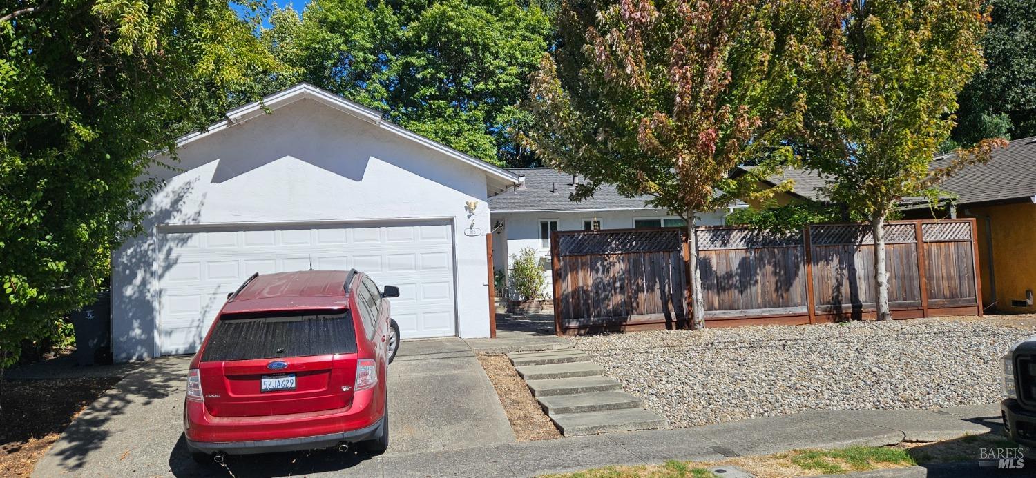 816 Jack London Dr