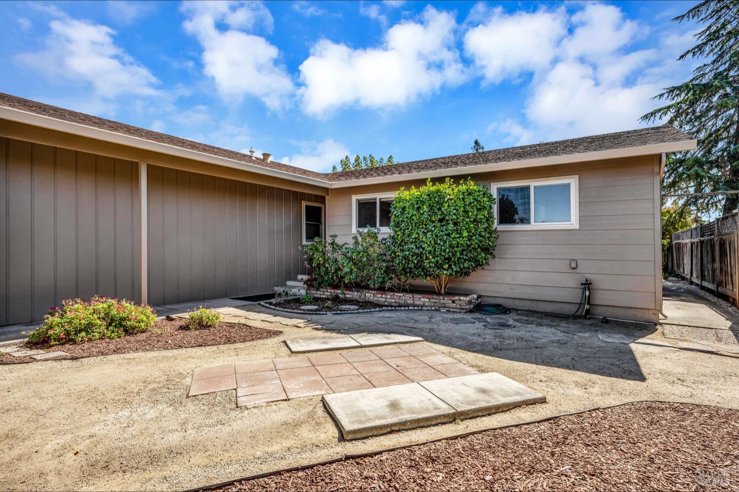 4950 Everglade Drive