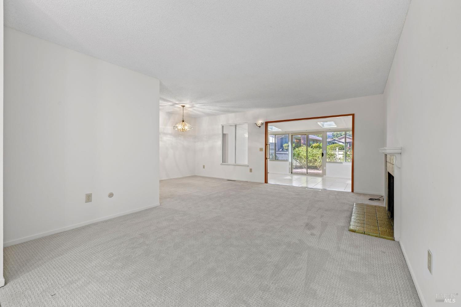 6585 Stone Bridge Rd