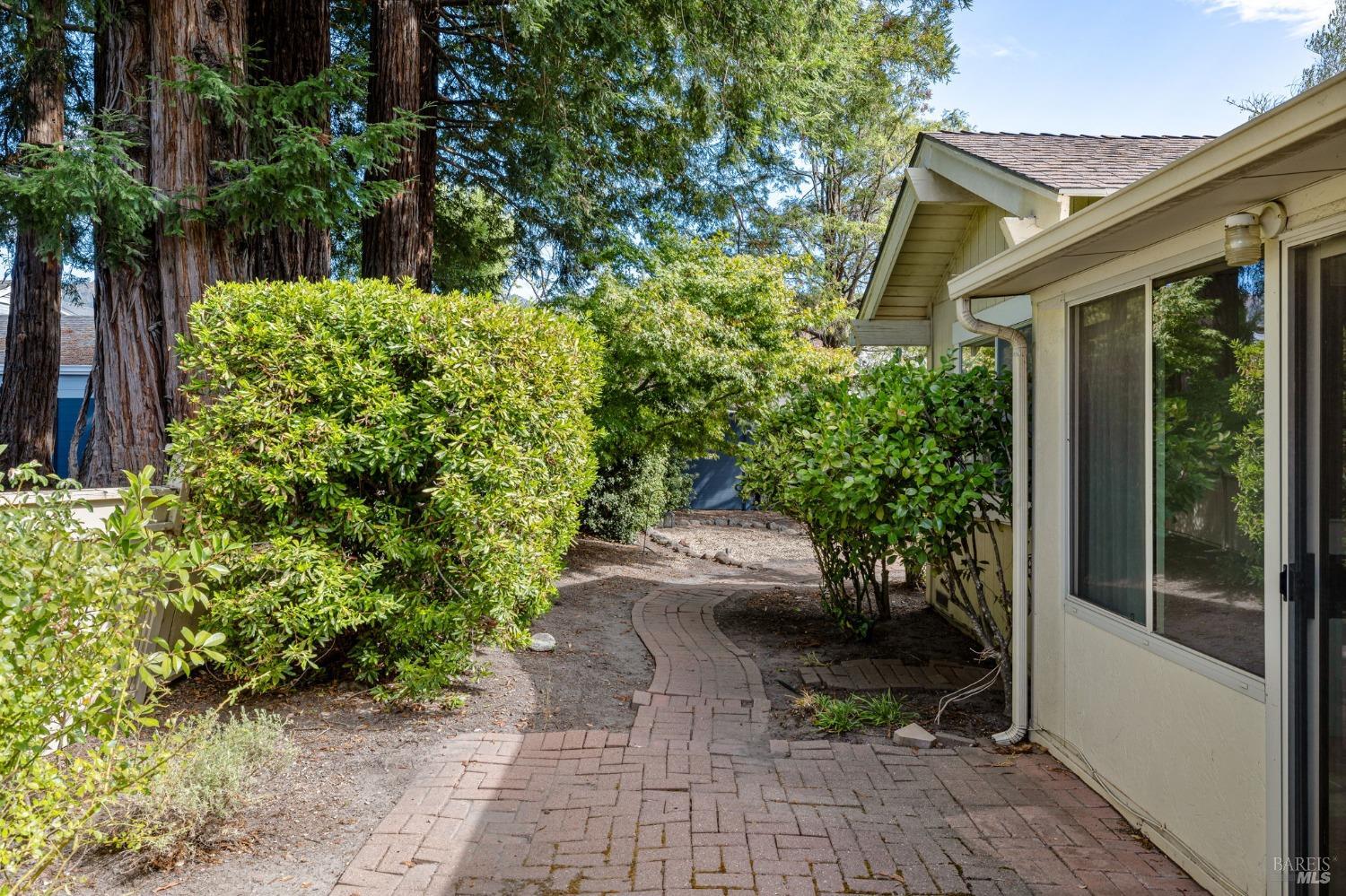 6585 Stone Bridge Rd