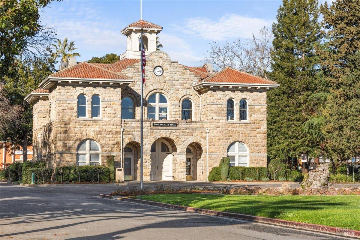123 La Mancha Dr