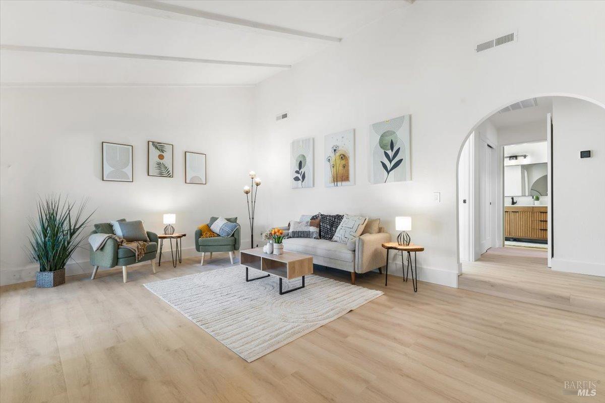 123 La Mancha Dr