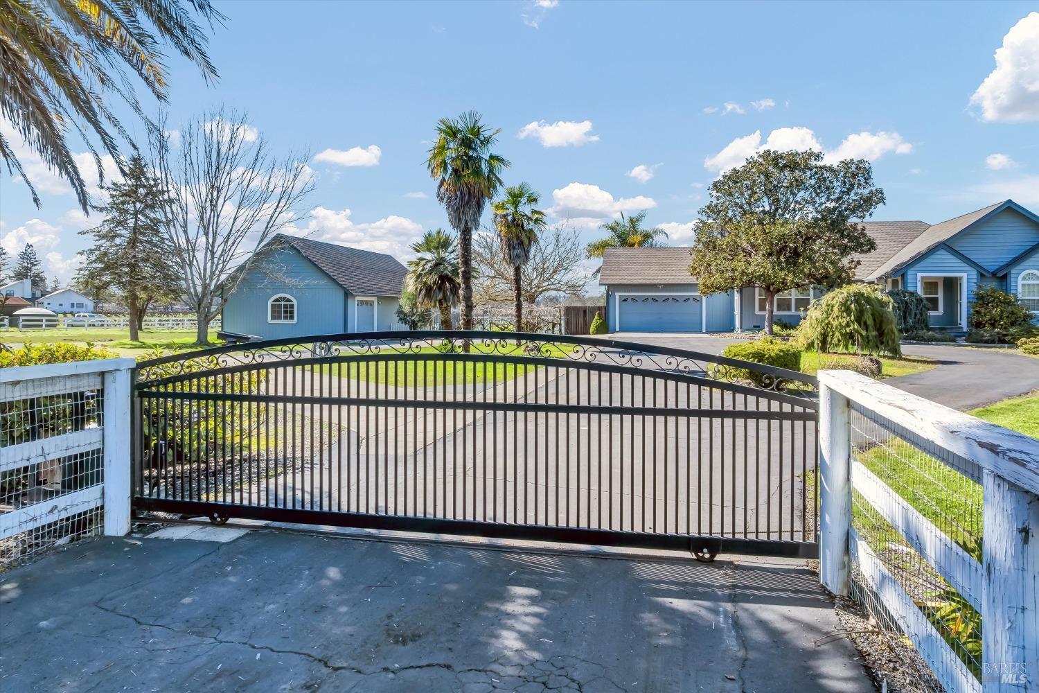 1633 Willowside Road