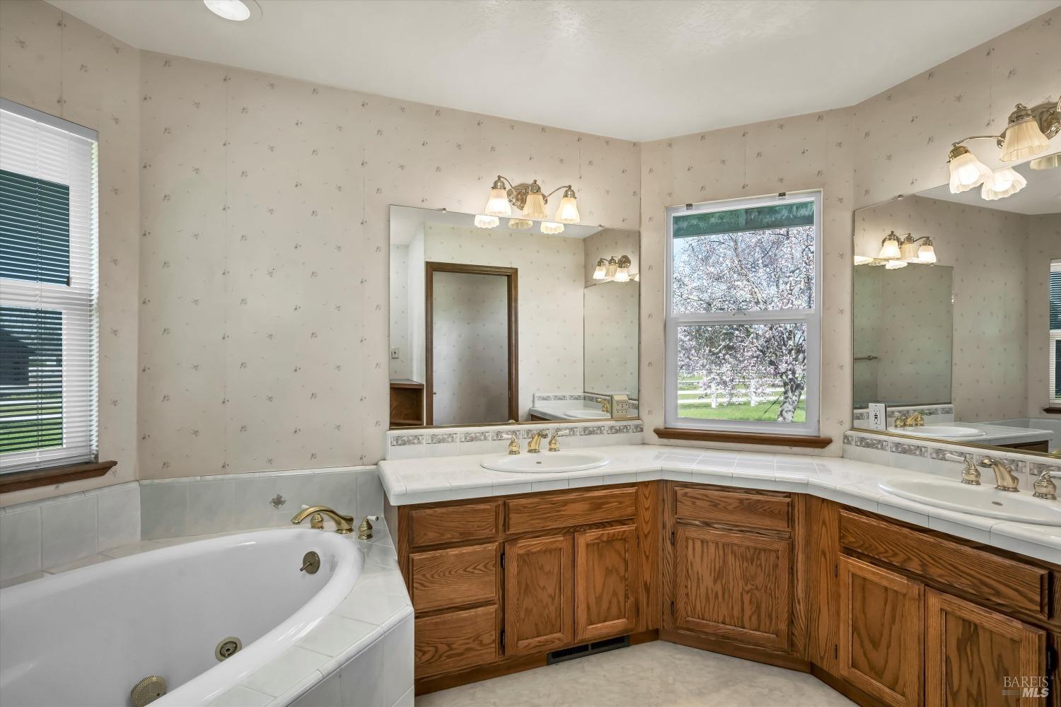 1633 Willowside Road