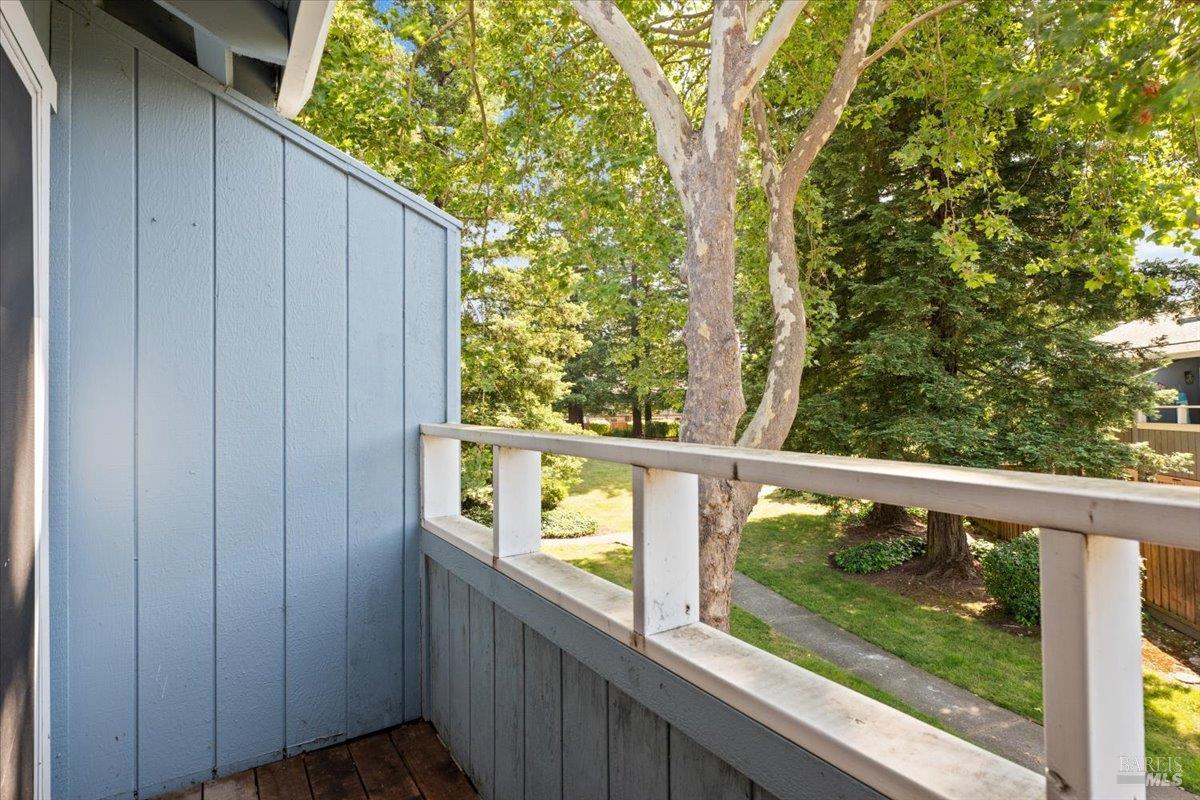 711 Racquet Club Cir