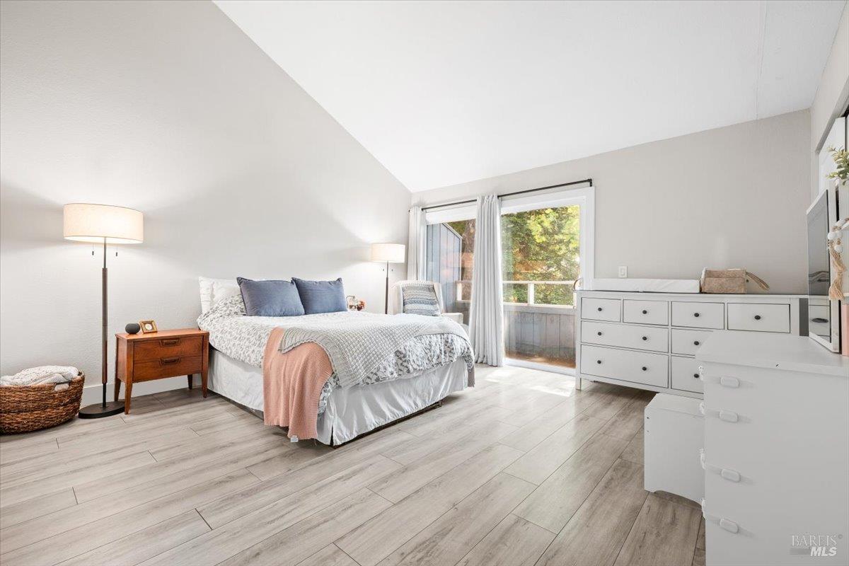 711 Racquet Club Cir