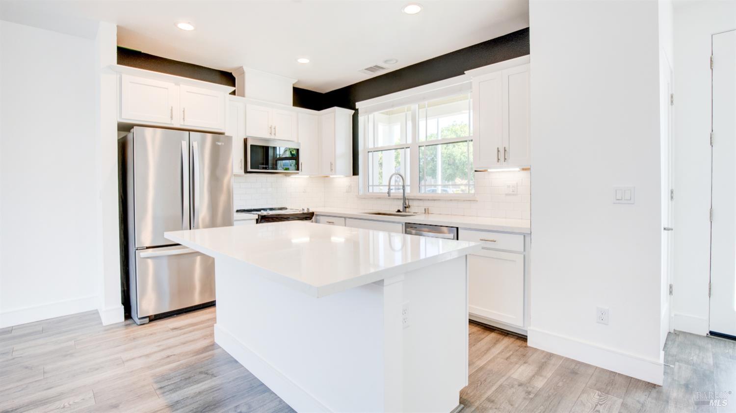 2910 Bay Village Ave