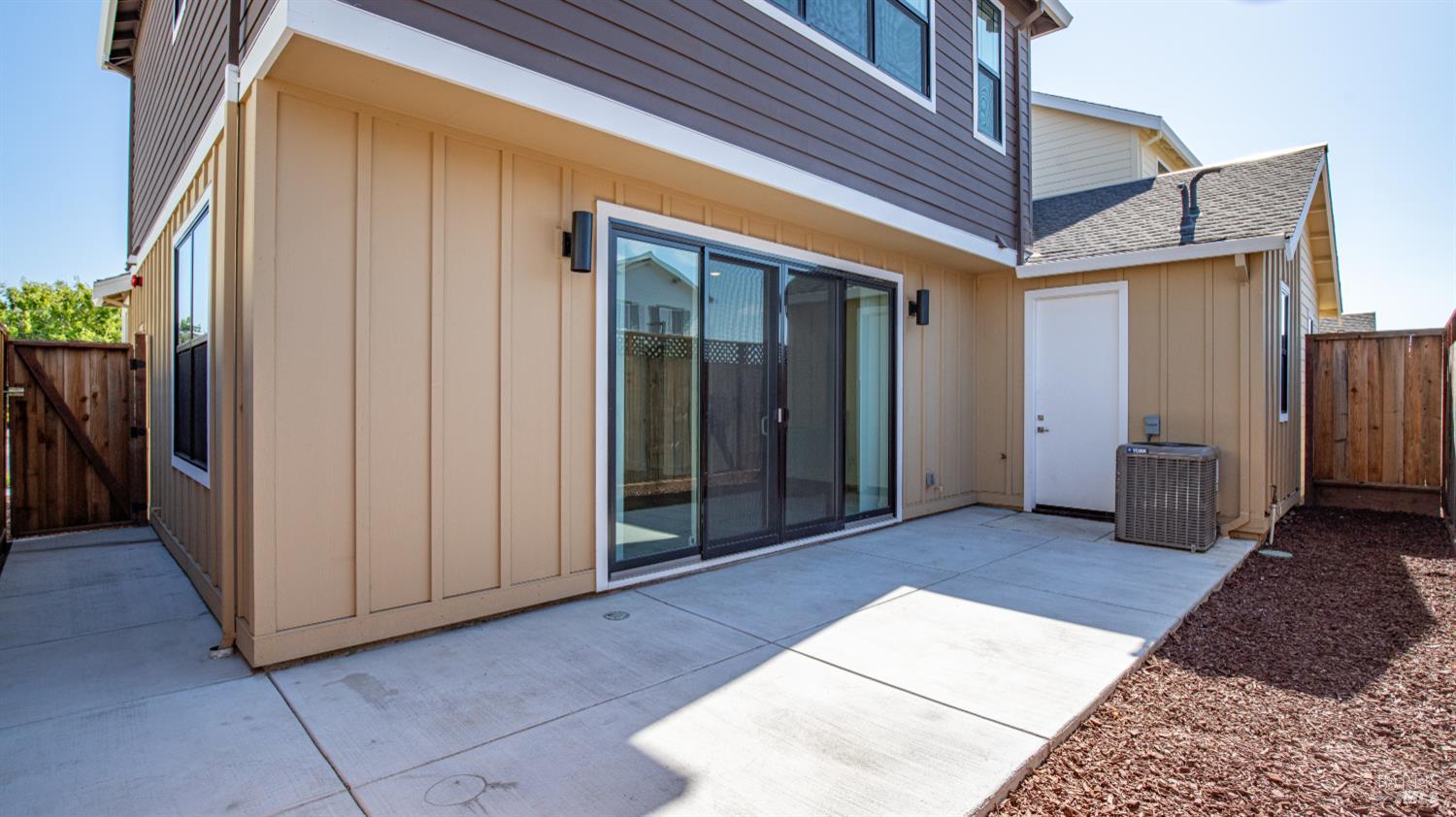 2910 Bay Village Ave