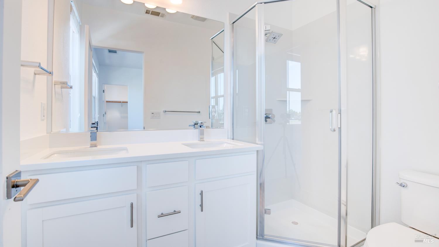 2910 Bay Village Ave