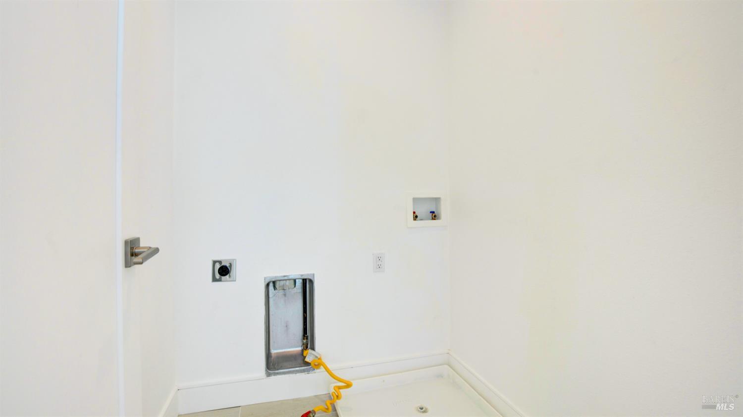 2910 Bay Village Ave