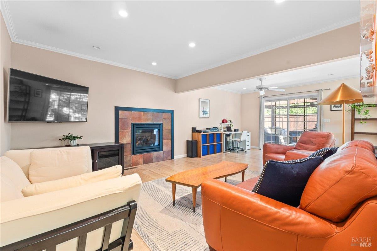 416 Tanglewood Ct