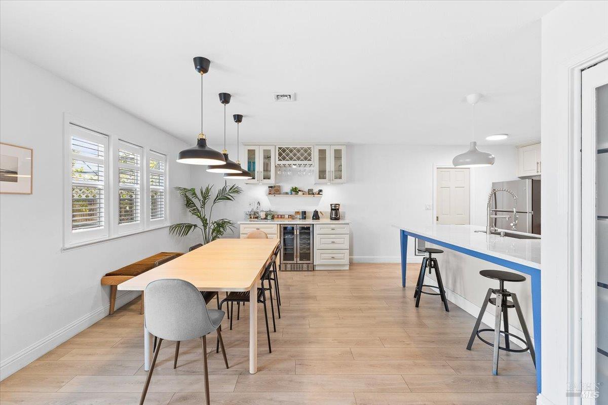 563 Windsor River Rd