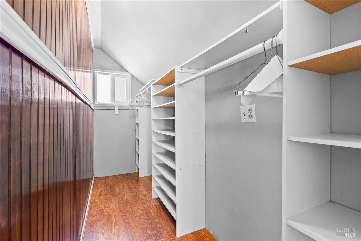 563 Windsor River Rd