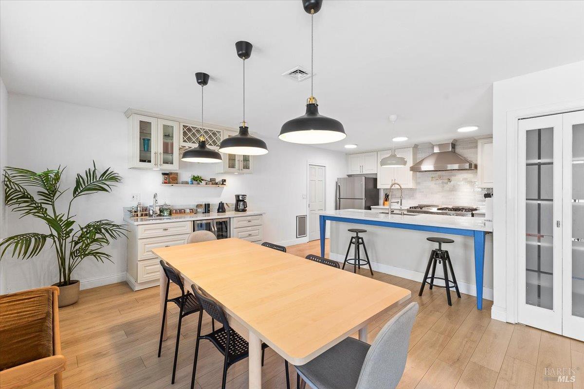 563 Windsor River Rd