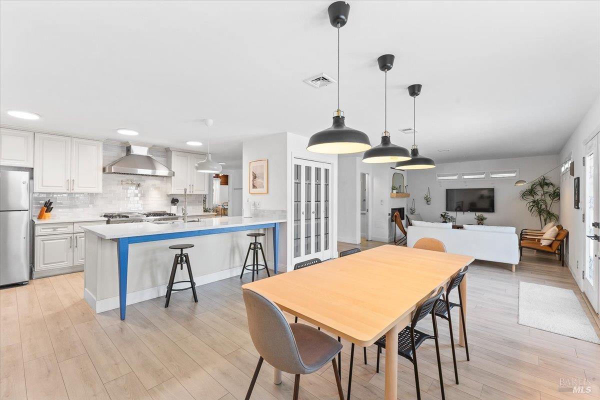 563 Windsor River Rd