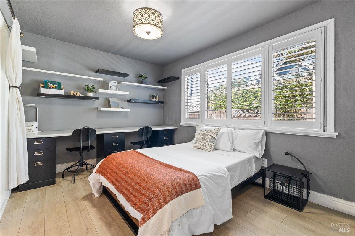 563 Windsor River Rd