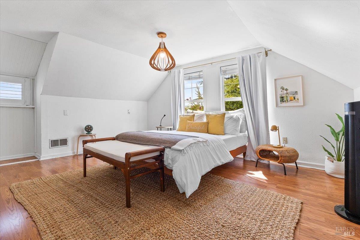 563 Windsor River Rd