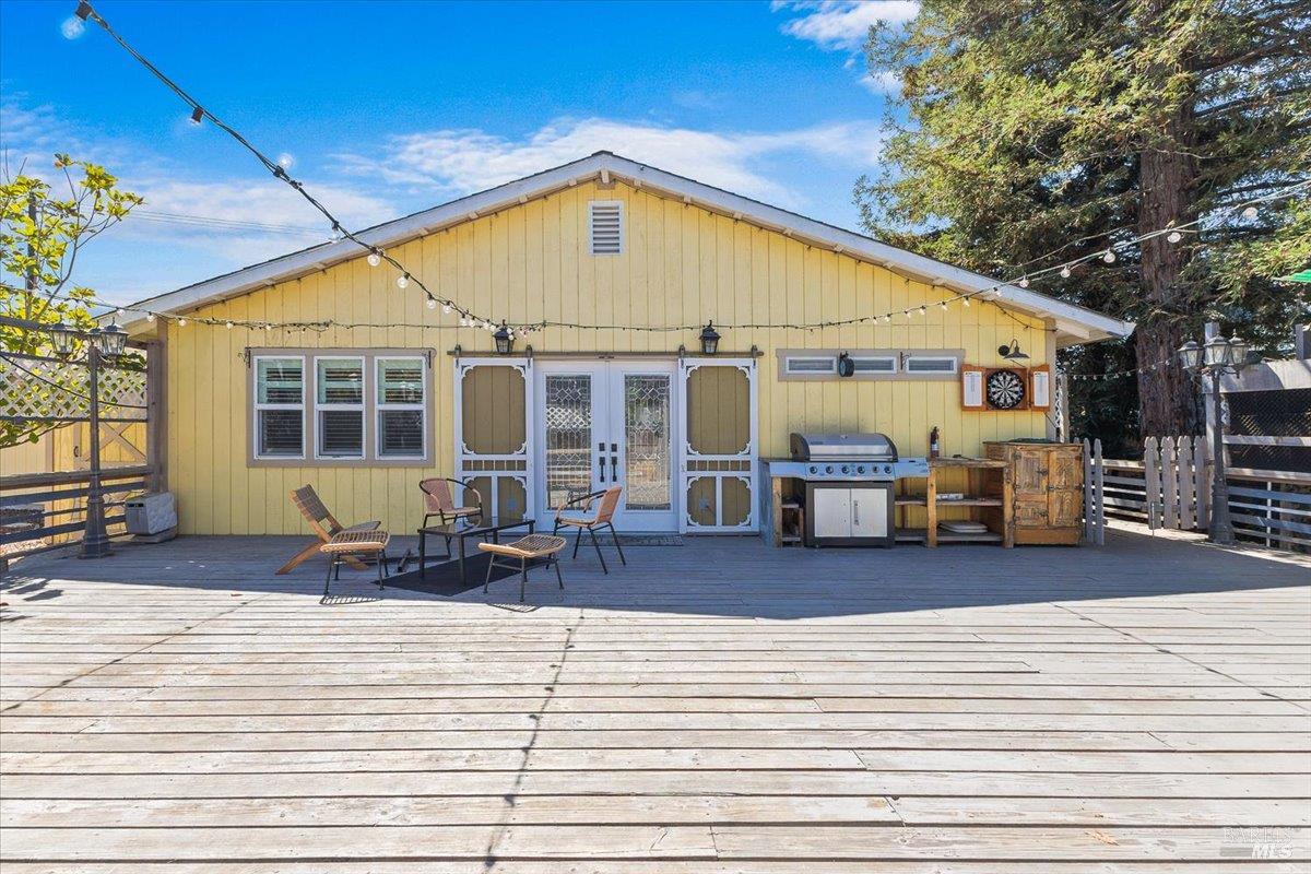 563 Windsor River Rd