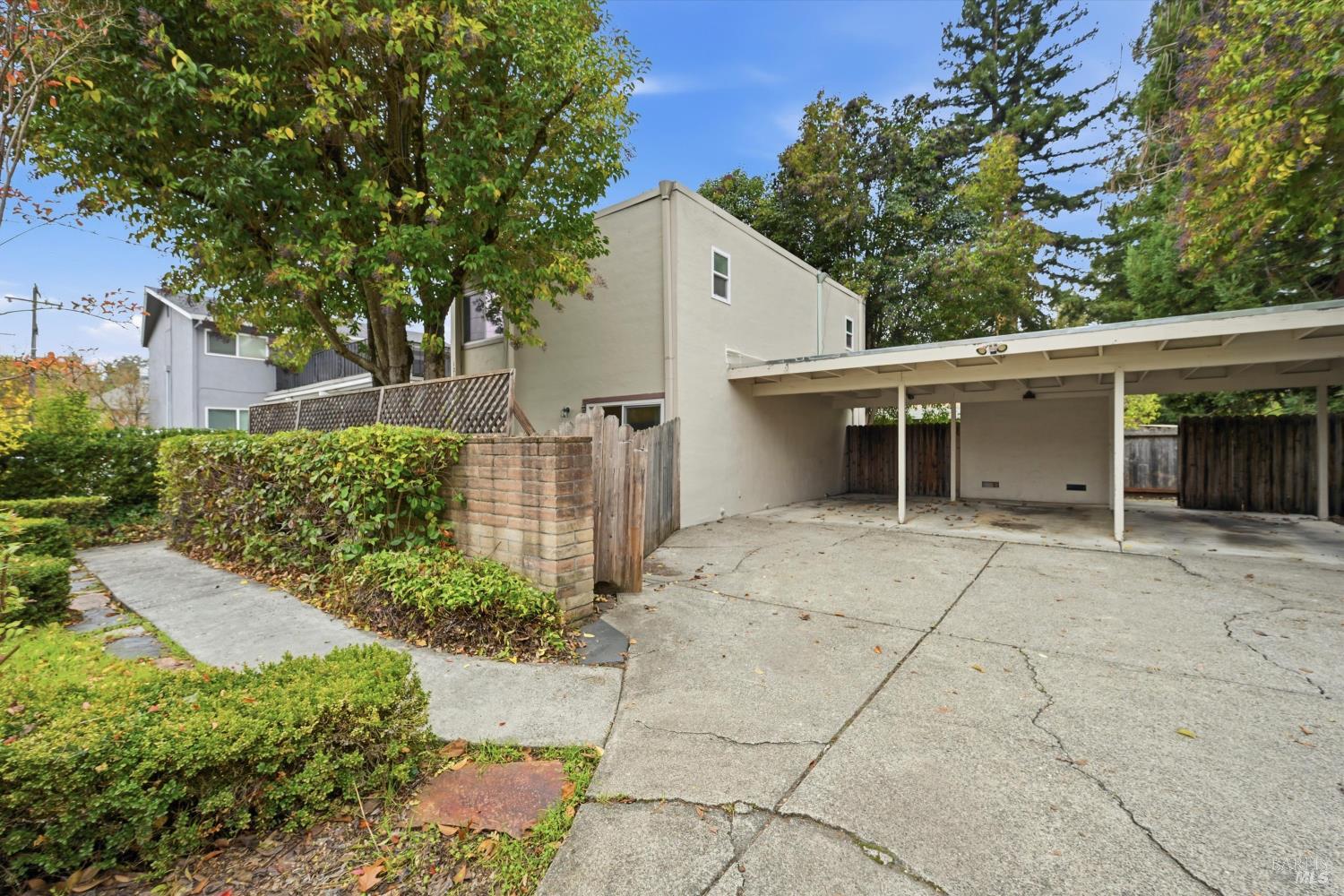1213 Fair Oaks Avenue