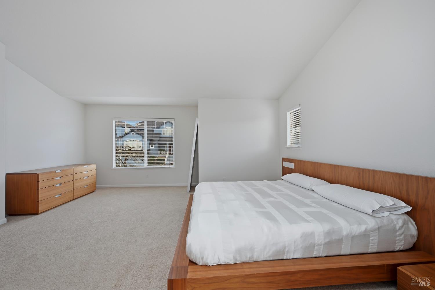 5784 Owl Hill Avenue