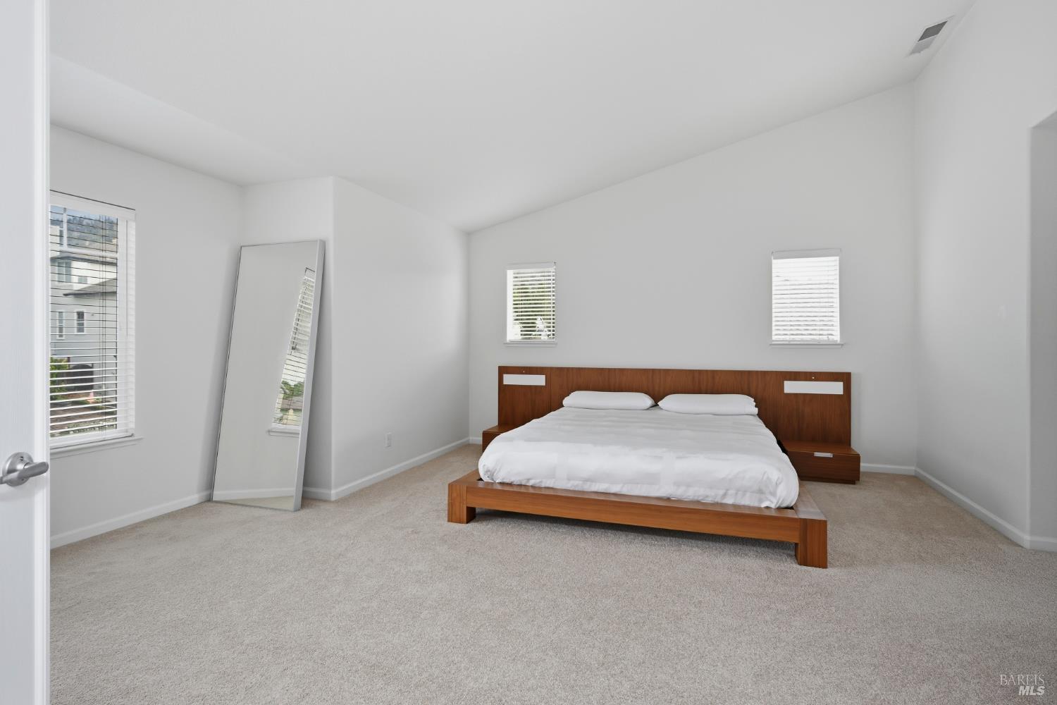 5784 Owl Hill Avenue