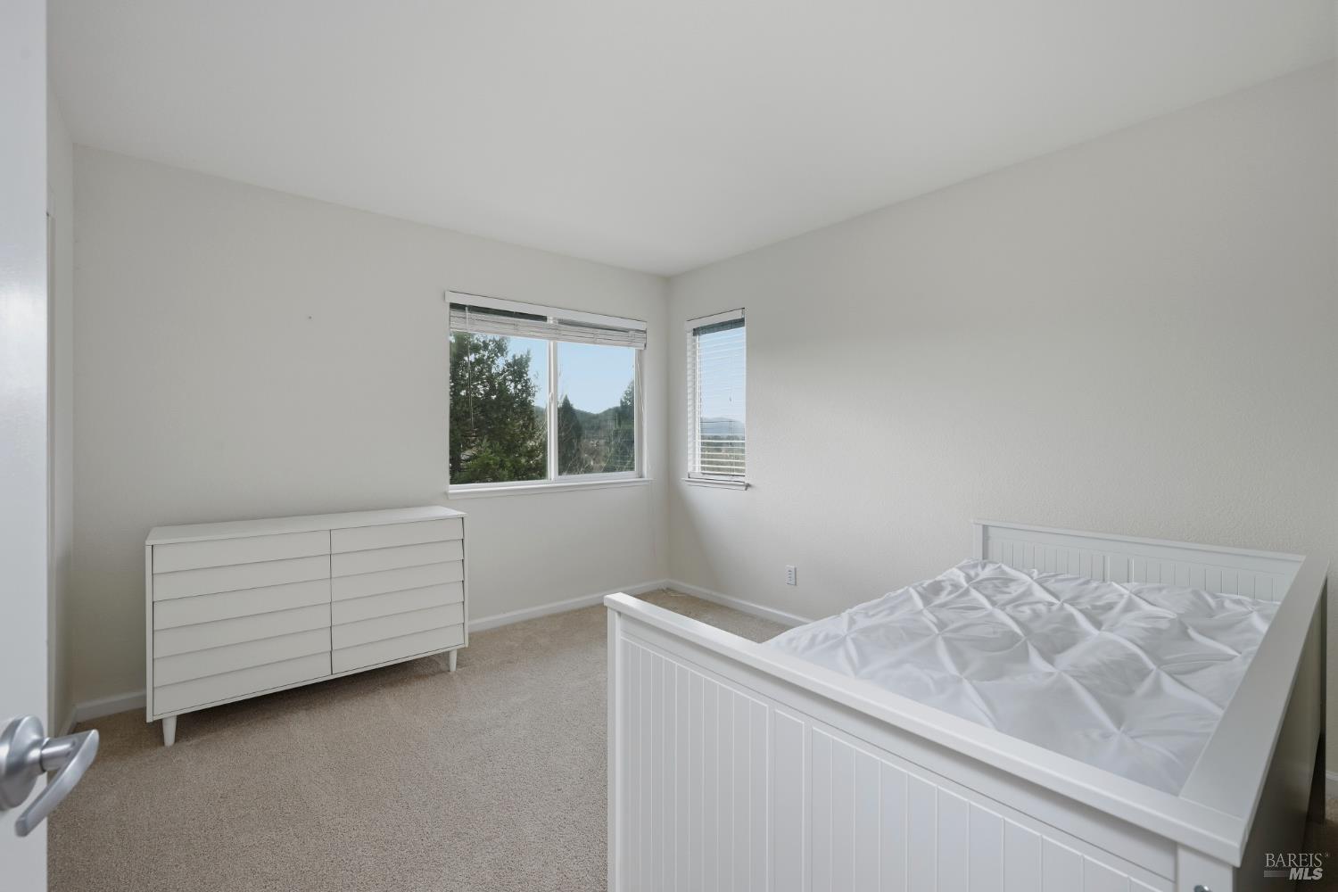 5784 Owl Hill Avenue