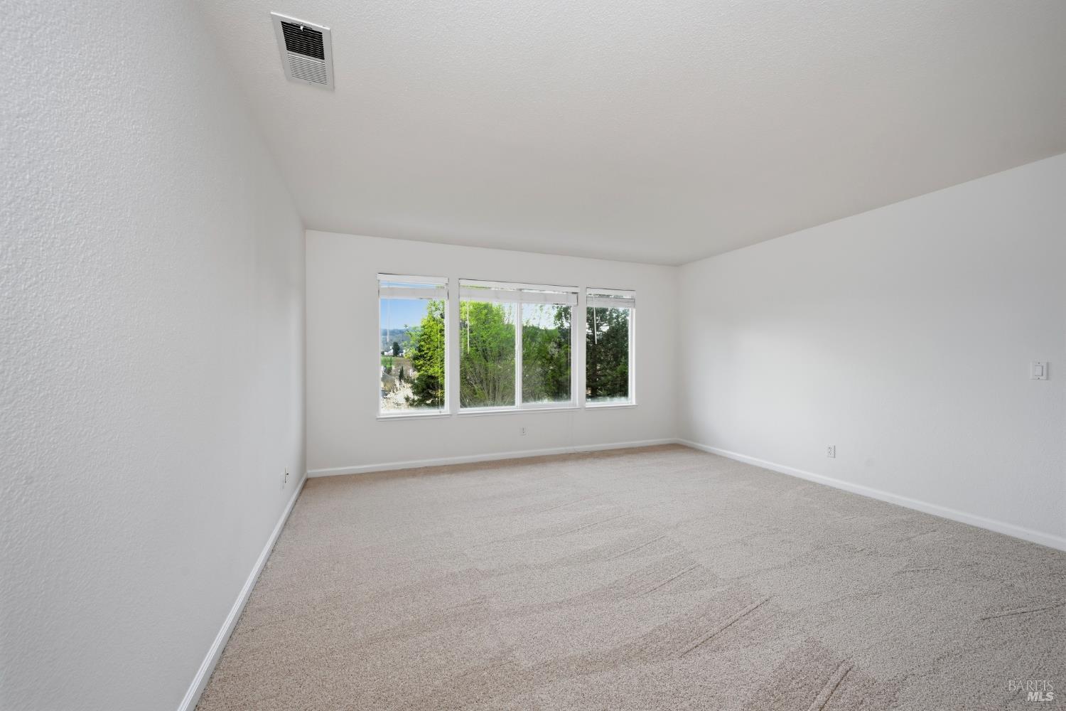 5784 Owl Hill Avenue