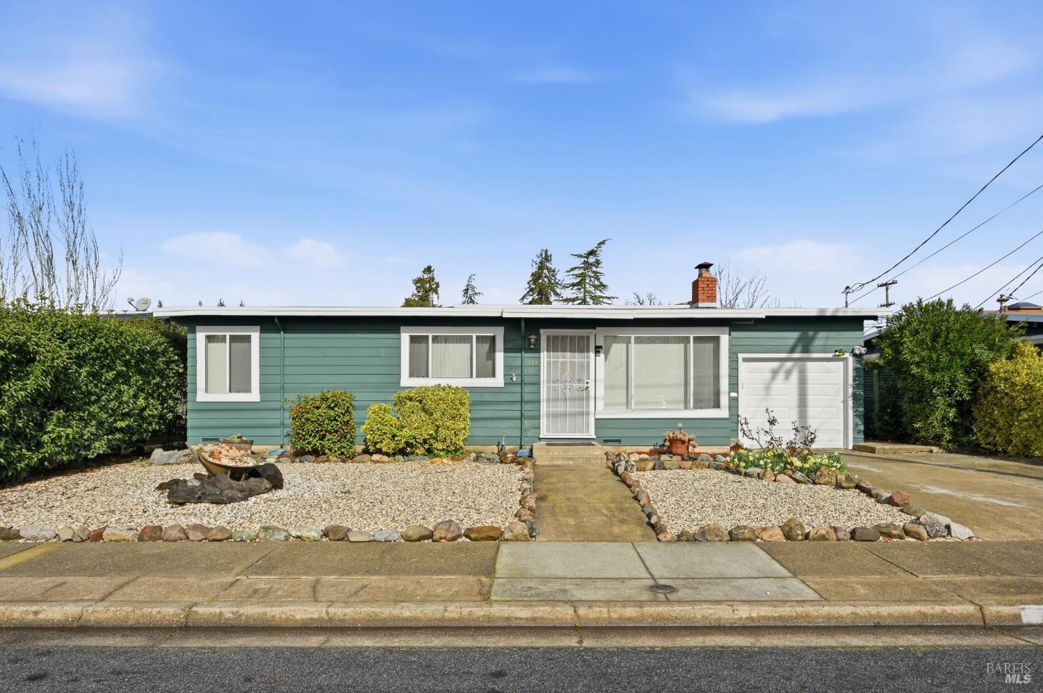 733 Leo Drive