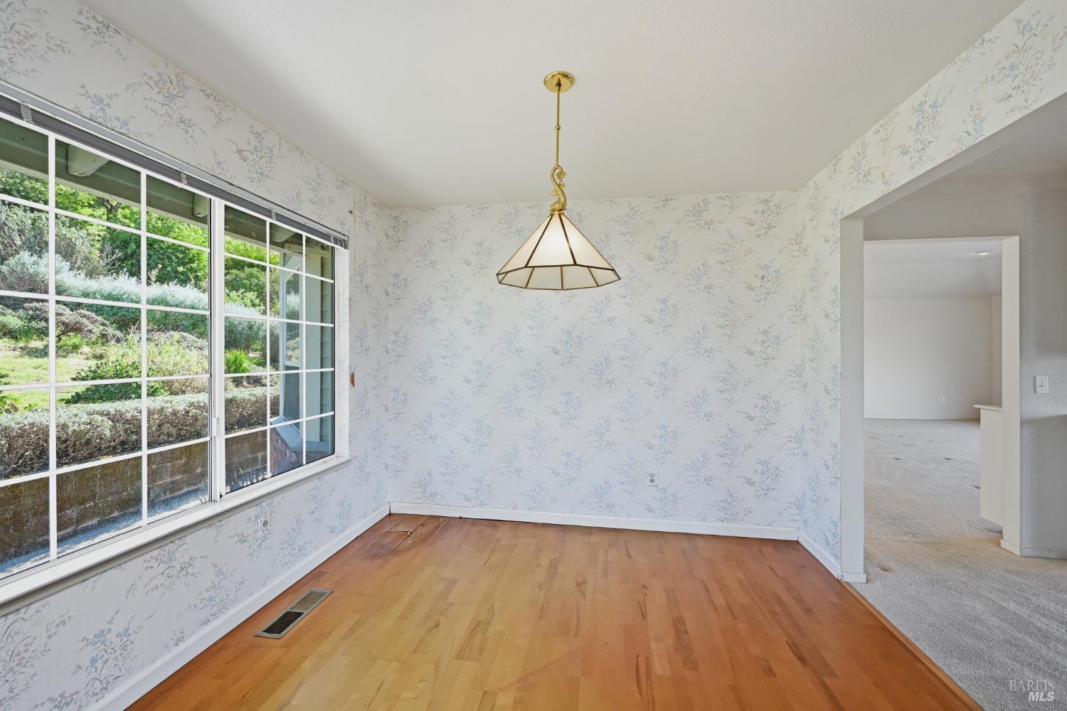 437 Crestridge Place