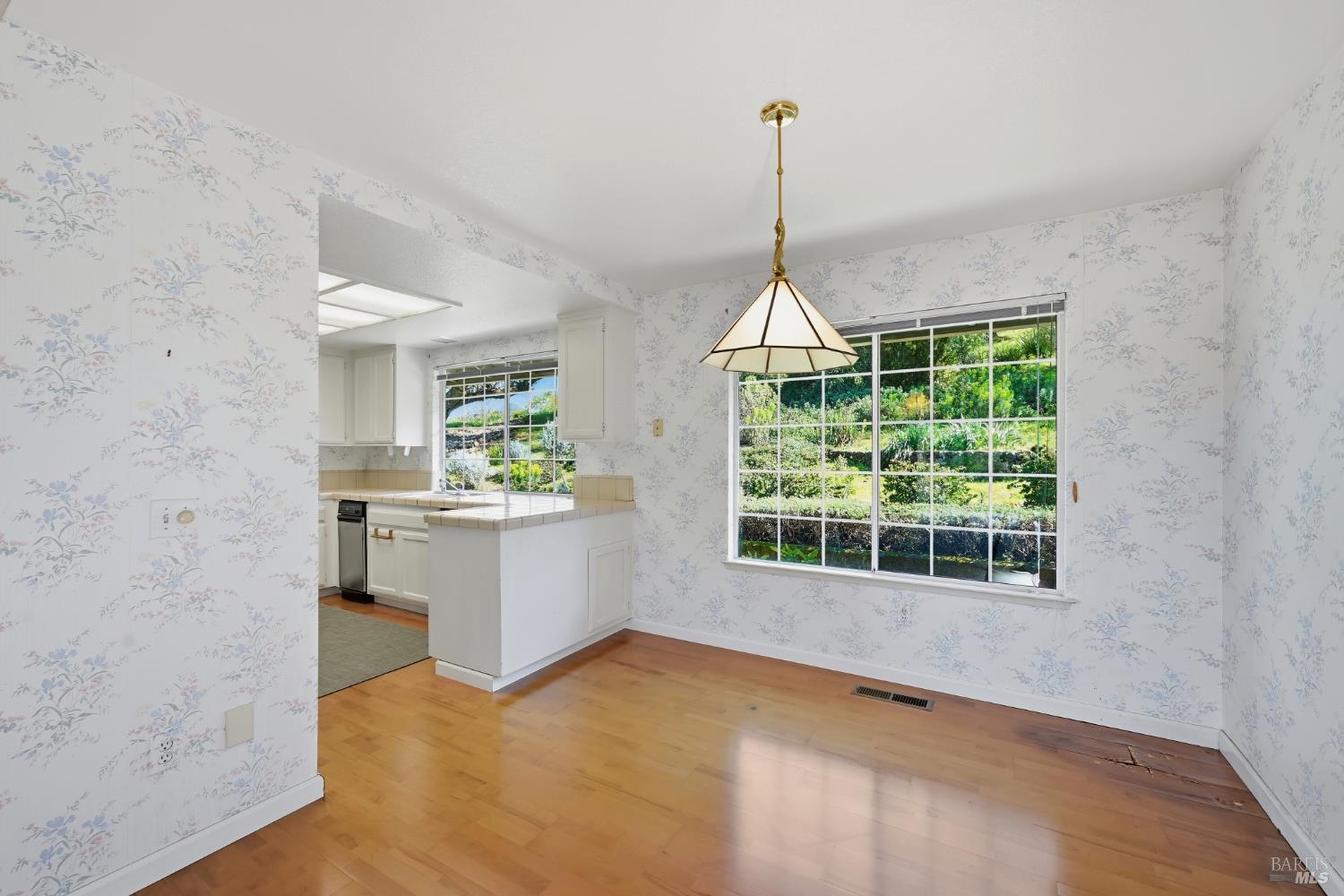 437 Crestridge Place