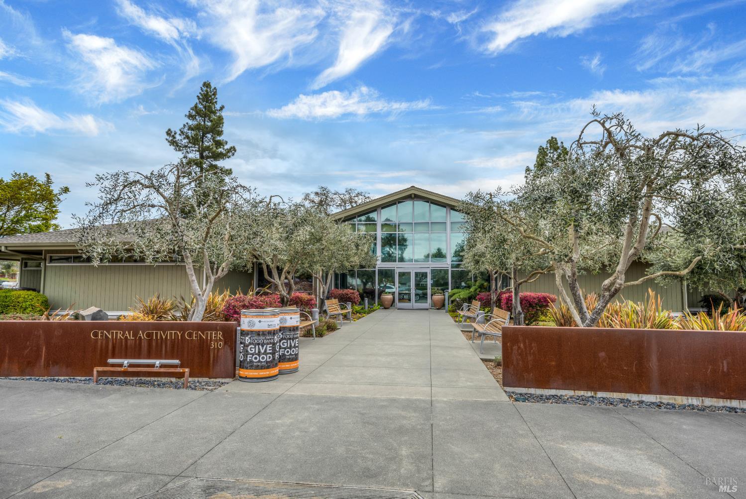 437 Crestridge Place