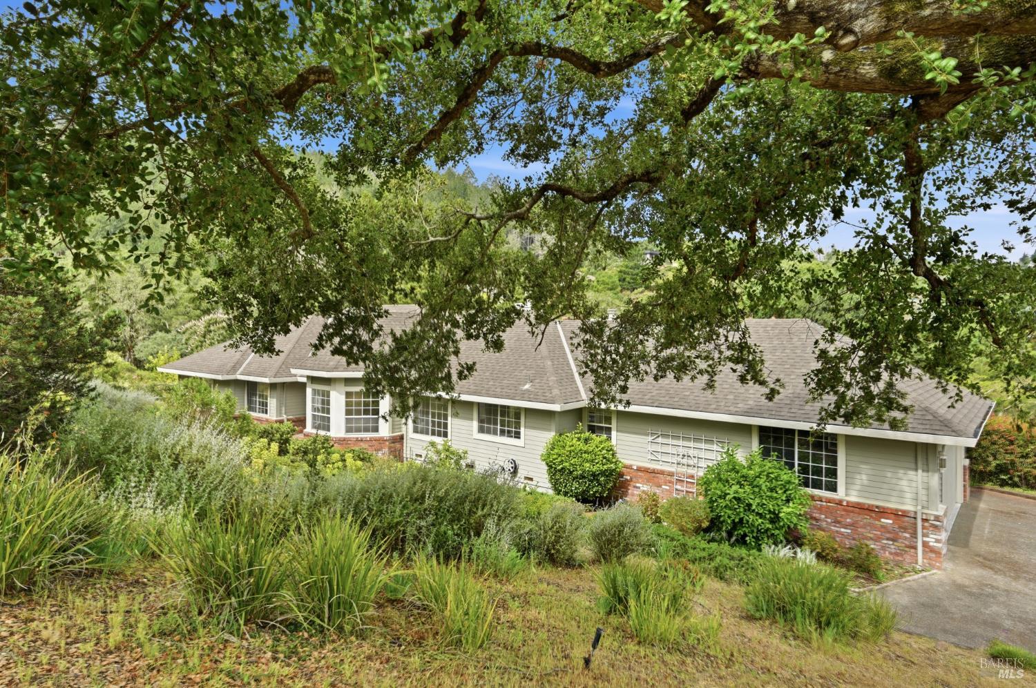 437 Crestridge Place